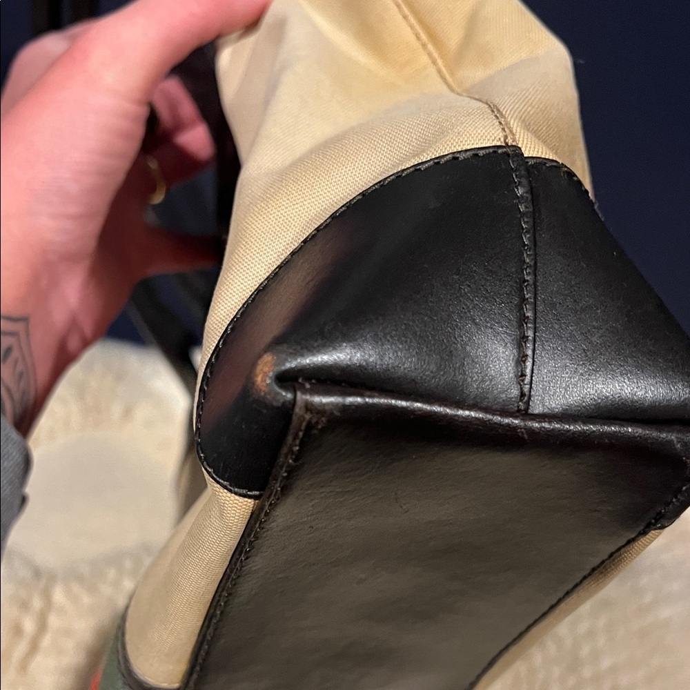 Authentic Vintage Gucci Sherry Line Canvas Tan Tote with Black leather Accents - Picture 7 of 15